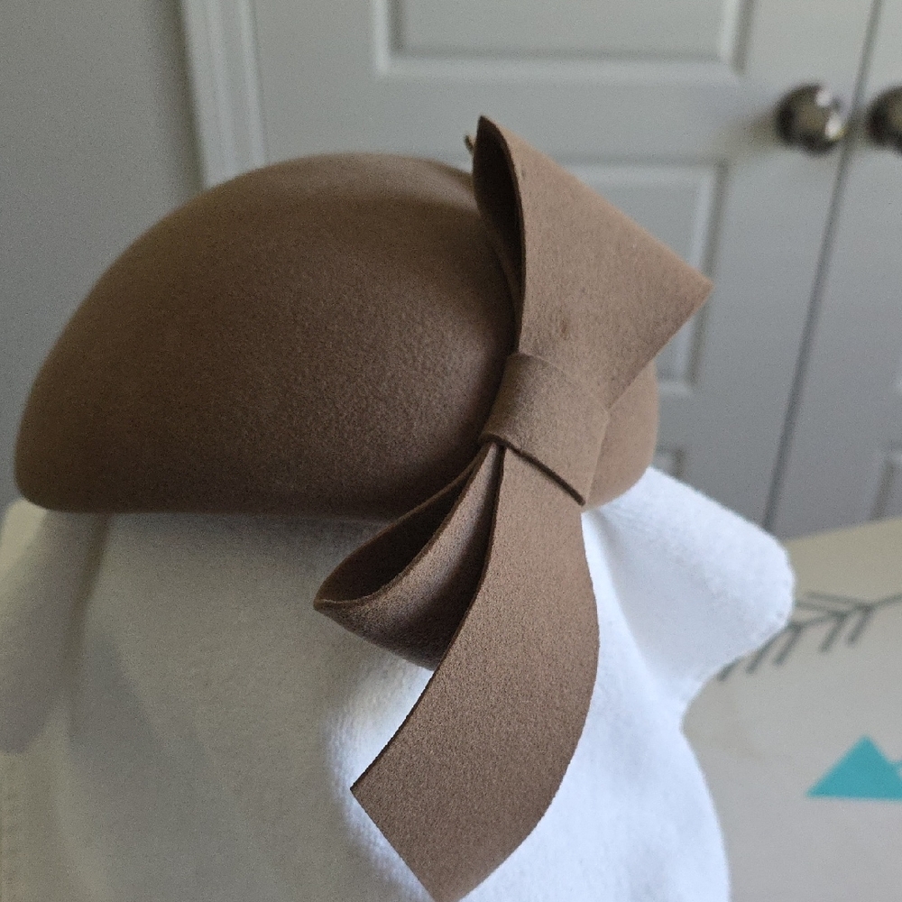 "Raise a Brow for the Bow – Adolfo II Vintage Chic"